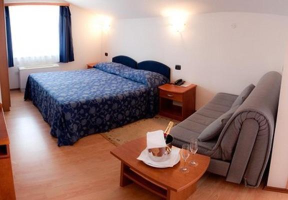 Hotel Makin Novigrad Istria Habitación foto