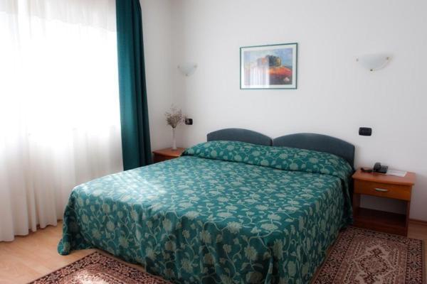 Hotel Makin Novigrad Istria Habitación foto
