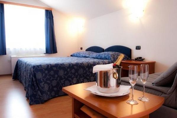 Hotel Makin Novigrad Istria Habitación foto